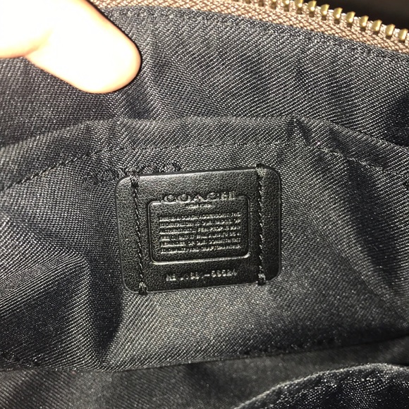 Coach wristlet - Picture 6 of 8